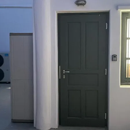 My Inner Mykonos אנו מרה