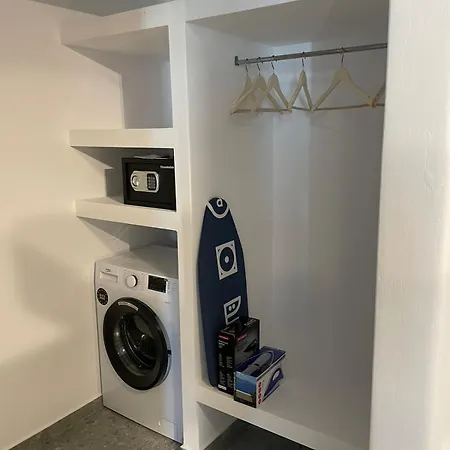 My Inner Mykonos אנו מרה