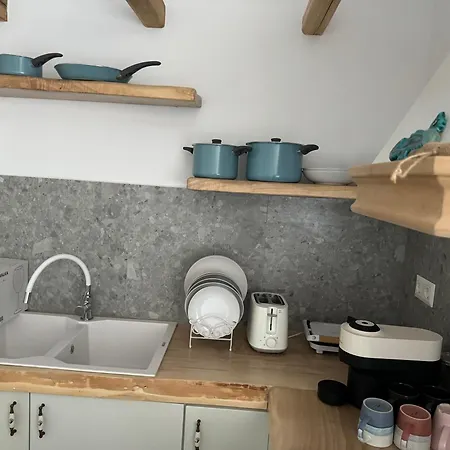 My Inner Mykonos אנו מרה